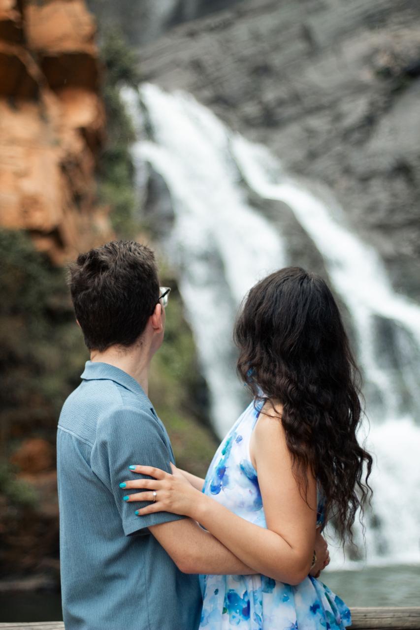 Waldo and Chané - romantic embrace